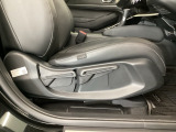 【前席】運転席にはシート高を調整できるハイトアジャスターが装備され、幅広いシートポジションの設定が可能になっております♪