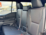当店では入荷次第隅々まで車への傷、へこみ等をチェックしております。安心してお客様のご希望に合った一台もお探しする事も可能です。