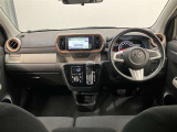 高いホールド性で運転姿勢が安定します。長距離ドライブでも疲れにくいのが魅力です。快適なドライビングライフをお送りください♪