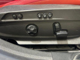 メモリ機能付きパワーシート。