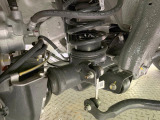 お車を安心してお乗りいただく為には、足回りの定期点検が欠かせません。サービスサポート(有償保証)では無料点検もご提供しており、安心のカーライフをお過ごしいただけるサポート体制が整っています。
