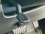 運転席前方にはアッパーボックス、USB充電コネクターもあります。