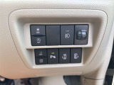 操作のしやすさが分かるスイッチ類。装備有無と配置、文字消えや使用感までチェックできます。
