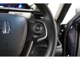 Hondaセンシングの機能のひとつ、アダプティブクルーズコントロール付!アクセルから足を離しても設定したスピードと前車との車間を保ち走行してくれます!車線維持もアシスト☆高速道路で疲労軽減ですね☆