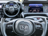 クルーズコントロール、ステアリングリモコンスイッチも付いておりますので運転中の操作も楽々ですよ!