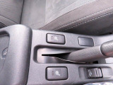 運転席と助手席にはシートヒーターも付いています!