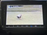 テレビ番組を画面で視聴できる装備です。お出かけの合間など、停車中の時間を過ごす際にも活用いただけます。映像を楽しみたい方にうれしい機能として、日常の車内時間に彩りを添えてくれます。