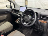 見通しのよいすっきりとした視界で、誰でも運転しやすいです。運転のしやすさは疲れにくさにも繋がりますよ♪