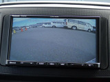バックカメラ装備しております。駐車時に大変役に立ちますよ。駐車が苦手な方にも便利機能です。