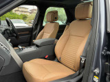 シートは座り心地もよく設計されております。また助手席も使用感は少なくきれいな状態を保って入庫しております。