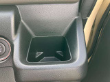 運転席ドリンクホルダー