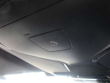 SOSコール装備です。緊急時は遠慮なく押してください。BMWメーカーエマージェンシーに直結致します。
