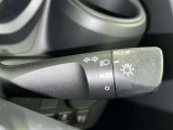 トンネルなど、周囲の明るさの変化でランプ類を自動オン・オフするコンライトです(消し忘れ防止機能付)