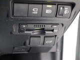 ETC車載器は、ビルトインタイプですっきり収納され、見た目も使い勝手も満足のアイテムです。