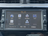 ナビゲーションやオーディオのメニューを画面上で選べる構成です。項目がアイコンと文字で表示され、目的に合わせて機能を探しやすく、日々の移動をサポートします。