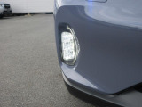 LEDライト&フォグランプ。雨の日や夜道でも安心して運転していただけます。