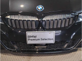 【キドニーグリル】BMWは約90年もの間、ほぼ全ての車両にひと目でBMWだと分かるこの特徴的なフロントグリルが備えられ、デザイン・アイコンとして親しまれてきました。