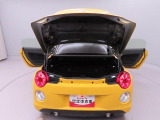 愛知ダイハツのお店では、ダイハツ車を知り尽くしたプロフェッショナルなサービススタッフが、専用の診断機器を使って各システムを点検しております。