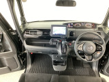 【前方視界】開放的な前方視界!運転がしやすく疲れにくいです♪窓が大きく、見通しがとっても良いおクルマですよ♪