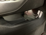 ドライブのサポート、車内の収納スペースも充実してます♪