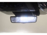 【デジタルインナーミラー】車両後方カメラの映像を映します。ヘッドレストや荷物などで視界を遮らずに後方を確認することができます。切替レバーを操作して通常のミラーモードに変更ができます。