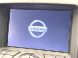 【メーカー純正ナビ】インテリアに溶け込むスタイリッシュな「専用設計」メーカーナビを装備♪視認性や操作性など基本性能にも優れ、より上質なカーライフをお楽しみいただけます。
