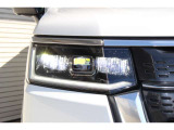 LEDヘッドライトで夜間の視認性も高く、更にオートライト搭載で、車外の明るさを感知し自動でライトを点消灯します。またエンジンOFFにすれば一緒に消灯し、消し忘れやトンネル走行時などに非常に重宝します!