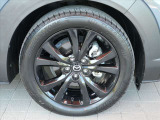 足回りは、純正18インチアルミホイールでスタイルバッチリ!215/55R18タイヤを装着、4輪ディスクブレーキやGベクタリングコントロールで卓越の走りをサポートしています!