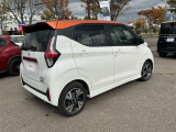 日産自動車認定のクオリティショップ」3つのお約束: 3≫「店&rArr;清潔で明るく、さらに快適なお店へ」 展示スペースがしっかり確保されているので、実際に見て乗って納得のいくまでご検討いただけます。