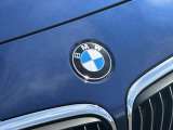 また、BMW正規認定中古車は、エマージェンシーサービスが自動付帯。24時間365日、皆様のカーライフをサポート致します。確かな安心のうえで、「駆けぬける歓び」をご堪能ください。