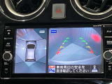 【アラウンドビューモニター】車を上から見下ろしているかのような映像で周囲の状況がひと目で確認、狭い駐車場に駐車するときも安心です♪