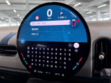 デジタルスピードメーター、航空機のコックピット操作箇所と同じ配色で目が疲れにくいように設計されてます。