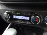 車内の温度管理に便利なオートエアコン☆