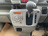 当店は自動車保険のも取り扱っています。万一の時修理工場と保険の代理店が一緒だと連携が取れやすいんですよ!初めての方、他社からの切り替えまで使用状況に合わせた本当に必要な内容を一緒にアドバイス致します!
