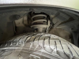 お車を安心してお乗りいただく為には、足回りの定期点検が欠かせません。サービスサポート(有償保証)では無料点検もご提供しており、安心のカーライフをお過ごしいただけるサポート体制が整っています。