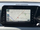 日産純正9インチメモリーナビ(MM323D-L)装備、NissanConnectサービス対応、オペレーター通話や音声対話検索、スマホアプリと連動などに対応した高機能ナビ。