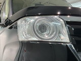 LEDヘッドライトは、点灯の瞬間から最大光量を発揮し、突然暗くなるトンネルなどでの安定感を高めます。
