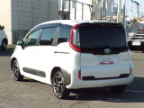 明るく広々、落ち着いた店内では、中古車のご検討・ご購入のほか、携帯電話(au)の購入等、様々なご相談に幅広く応えていきます♪