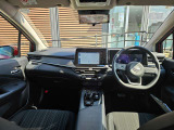 運転席周りの視界もよくハンドルも軽い取り回しなのですごく運転がしやすい車です。