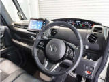 ◆視界広々で非常に運転しやすくロングドライブでも疲れを感じさせないすっきりとまとまったインパネ周りです。
