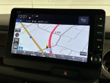 ホンダセンシングはレーダーとカメラにより、衝突回避を支援し、被害を軽減します。