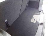 3列使用時の荷室奥行きや横幅を確認できます。