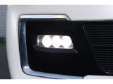 LEDフォグライトは荒天の際に、車両の直近をワイドに照らしてくれます。