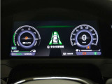10.2インチフルデジタルグラフィックメーターで、運転中の確認がしやすく安全運転に役立ちます。