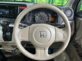 インテリアに合わせたデザインのステアリングは、運転される方のことも考え、運転しやすい形状、大きさです。是非一度、実際に触ってお確かめください。