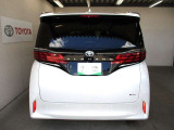バックカメラが付いているので後方確認が非常にしやすいです。今や運転初心者も熟練者も必須装備!