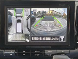 駐停車には便利なアラウンドビューモニター搭載。サイドモニターの切り替えも可能です。