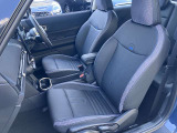 長旅でも疲労が少なく、しっかりホールドしてくれるMINIのシートです!