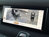 【3Dサラウンドカメラ】車両周辺360度の状況を立体的に表示するシステムで、駐車や狭い場所での運転、オフロード走行時に非常に役立ちます。