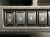車両の横滑りを感知すると、自動的に車両の進行方向を保つように車両を制御します。雨の日など滑りやすい路面状況でも安全な運転が可能です♪